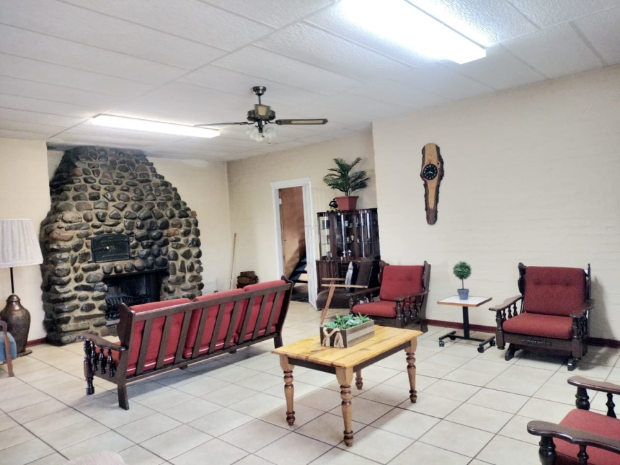 6 Bedroom Property for Sale in Ladybrand Free State